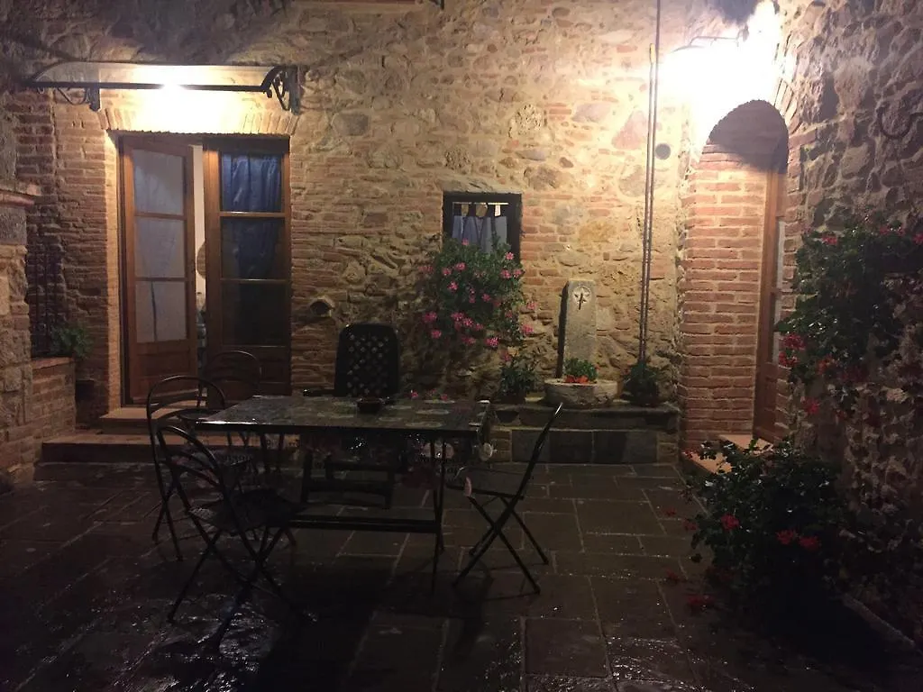Lägenhet Casa Vacanza Vicolo Degli Orti Monticiano